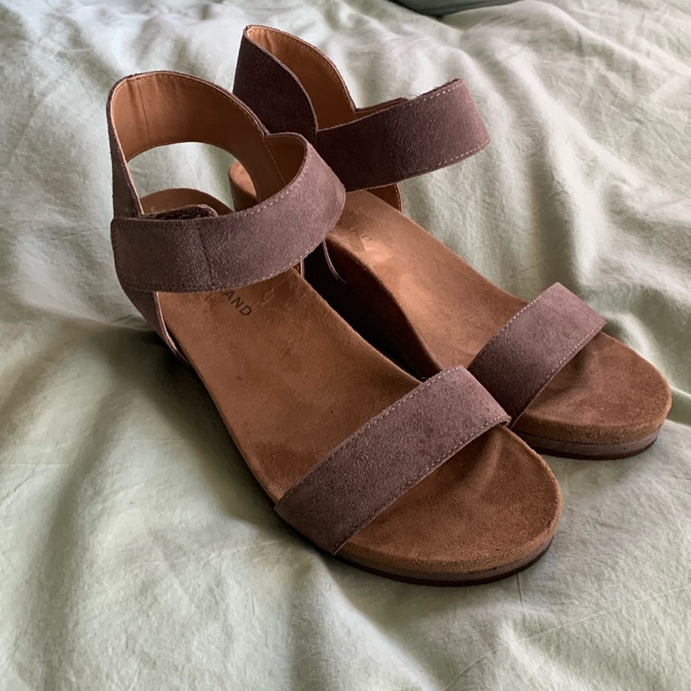 Lucky Brand Wedge Strap Sandals color: Mole